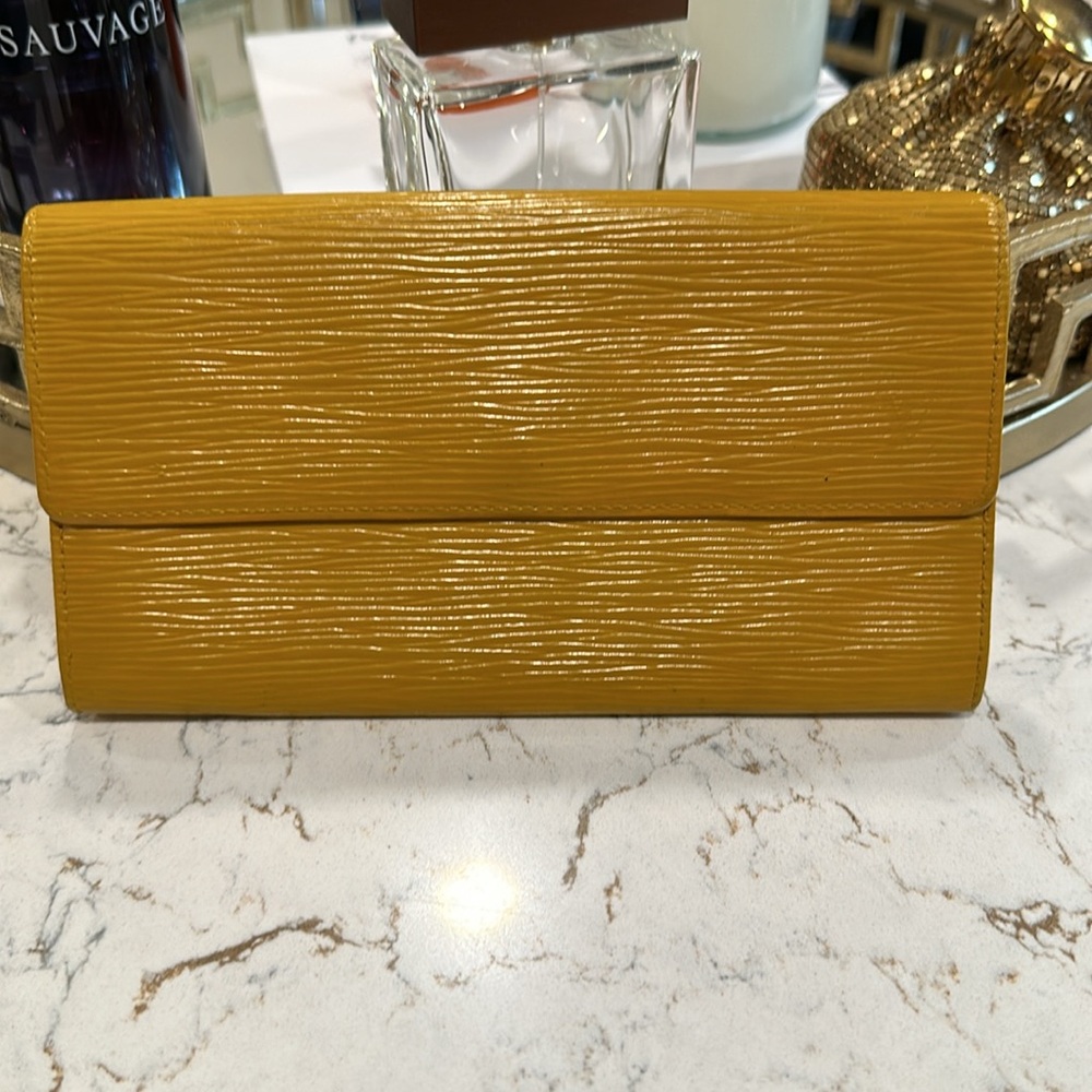 Louis Vuitton Yellow and Purple Clutch - Picture 2 of 10